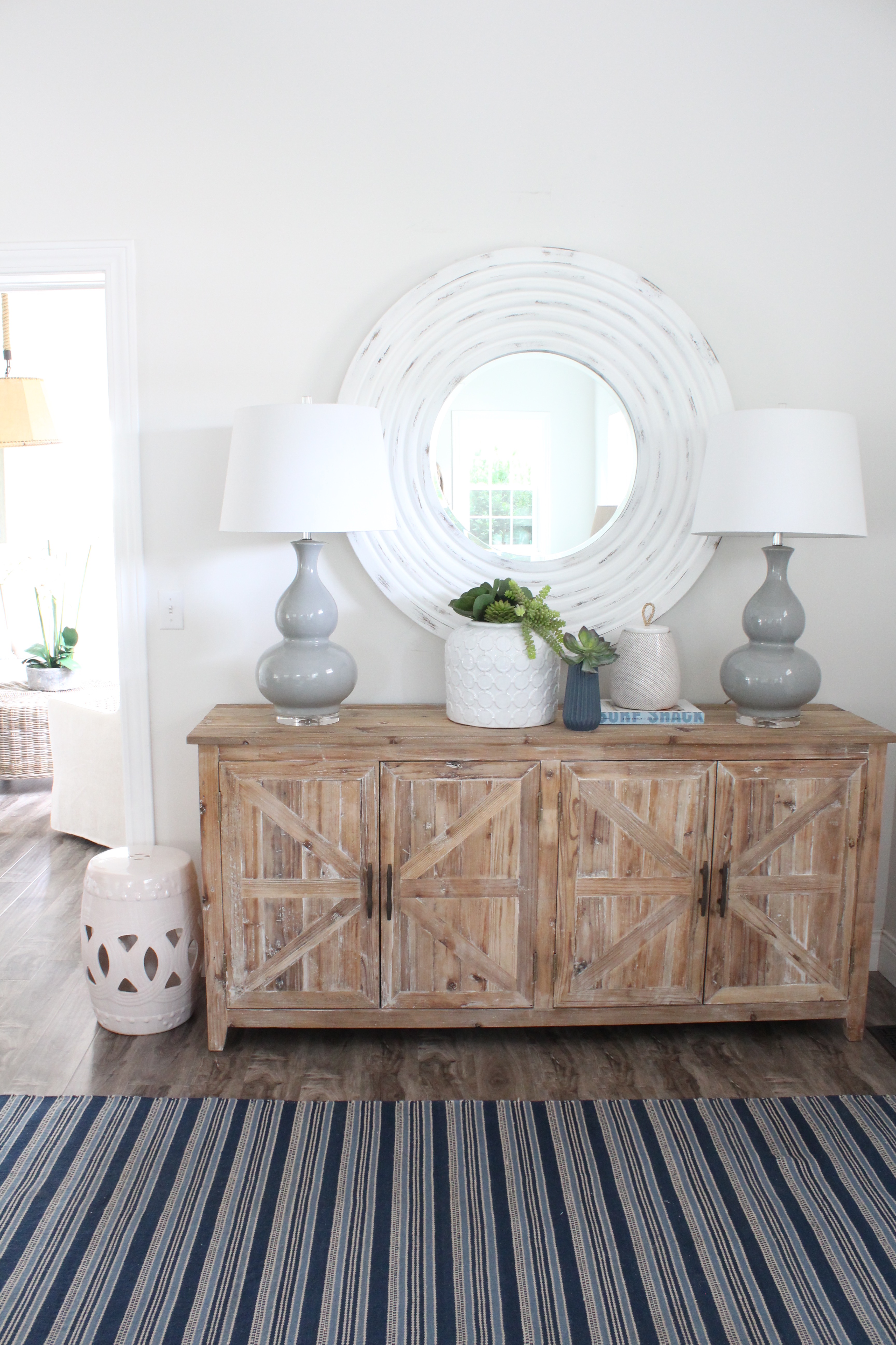 Light & Bright Entry Console